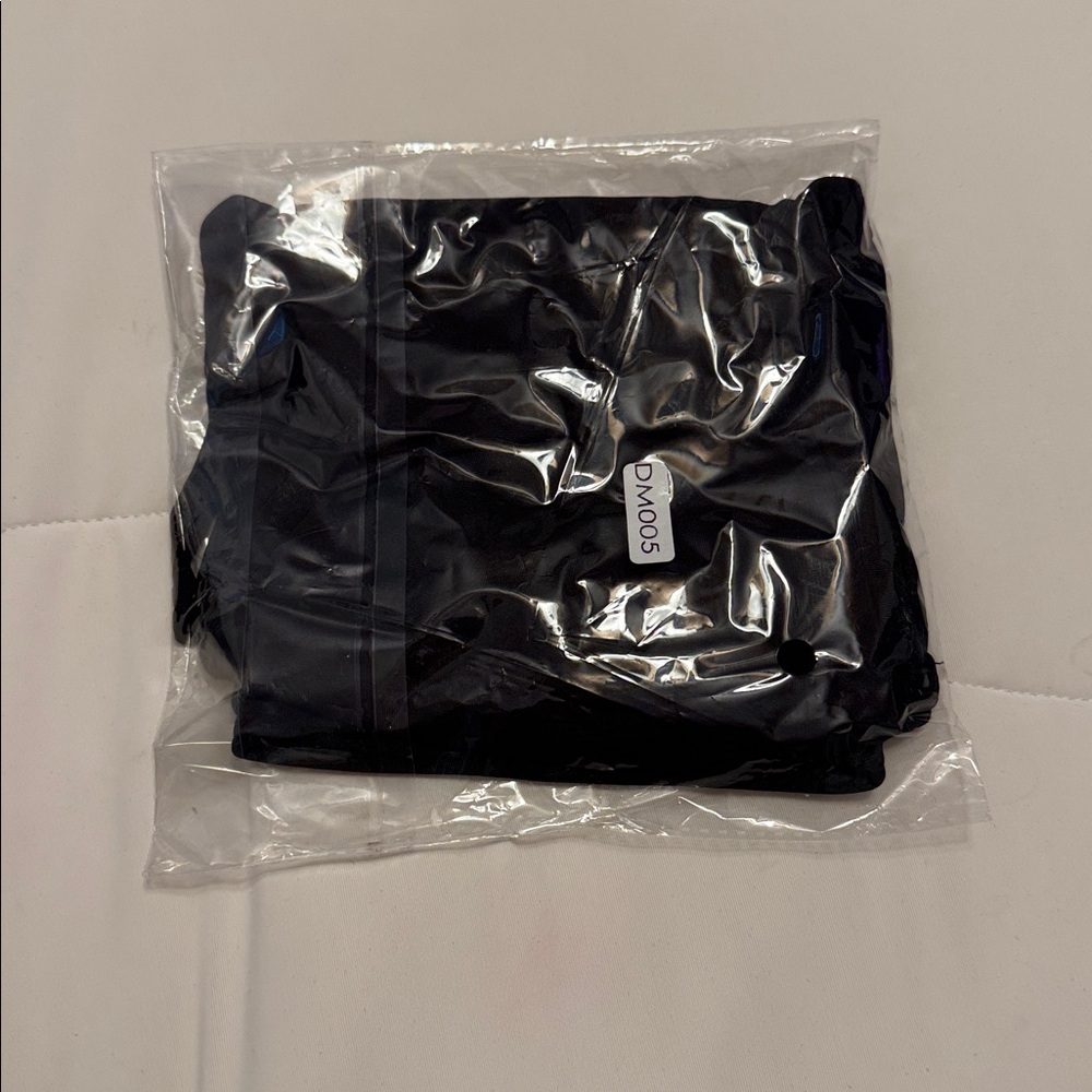 NEW Black String Bikini - New in sealed bag
Never worn one-size adjustable ties - Picture 2 of 2